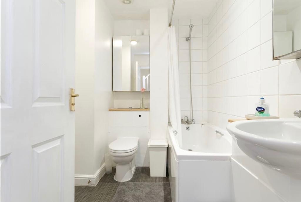 Lynbrook Grove Guesthouse ロンドン エクステリア 写真